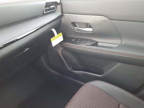 New 2026 Nissan Kicks SR w/ Cold Weather Package image 23