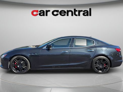 Used 2022 Maserati Ghibli Modena Q4 AWD/4WD image 2