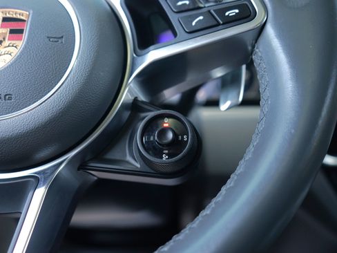 Used 2020 Porsche Cayenne S AWD/4WD image 19