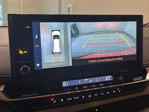 Certified 2025 Toyota Sienna Platinum image 13