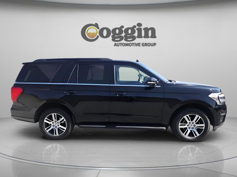 Used 2024 Ford Expedition XLT RWD image 6