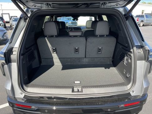 New 2026 Chevrolet Traverse RS image 7