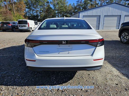 Certified 2023 Honda Accord EX image 8