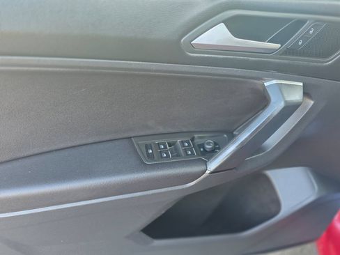 Used 2019 Volkswagen Tiguan SE w/ Panoramic Sunroof Package AWD/4WD image 22