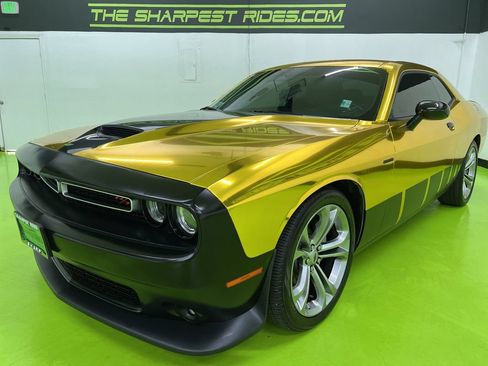 Used 2022 Dodge Challenger R/T RWD image 5
