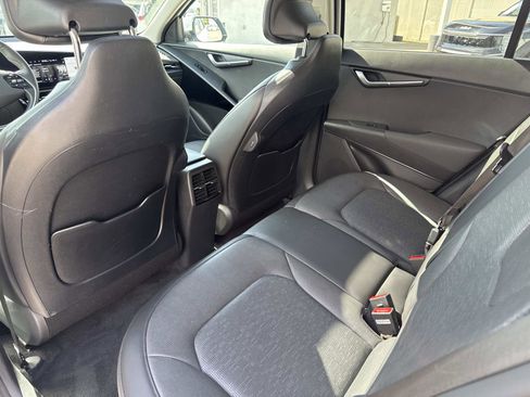 Used 2025 Kia Niro Wave image 10