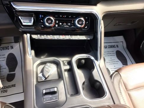 Used 2024 GMC Sierra 2500 Denali w/ Denali Reserve Package AWD/4WD image 31