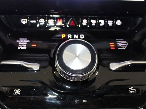 Used 2025 Jeep Grand Wagoneer Series II Obsidian w/ Quick Order Packagew 28T AWD/4WD image 45