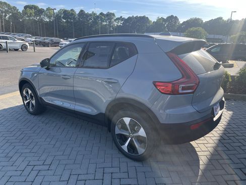 New 2026 Volvo XC40 B5 Plus w/ Protection Package Premier AWD/4WD image 3