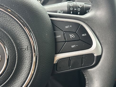 Used 2019 Jeep Renegade Latitude image 26