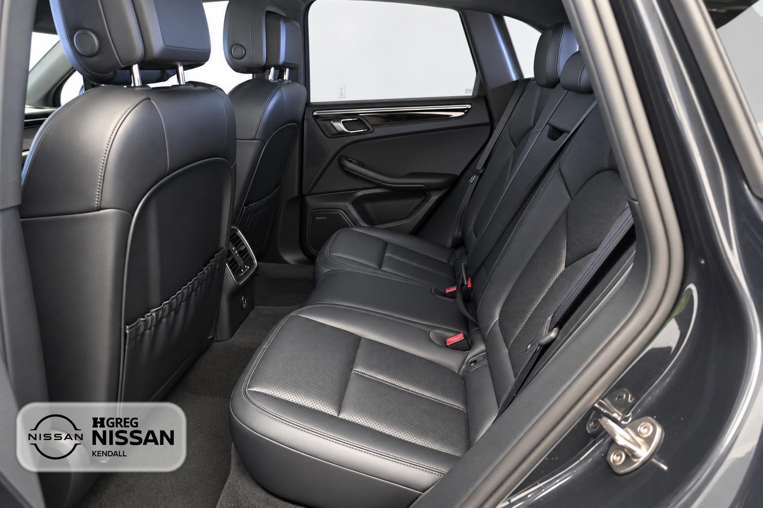 Used 2025 Porsche Macan w/ Premium Package Plus AWD/4WD image 9