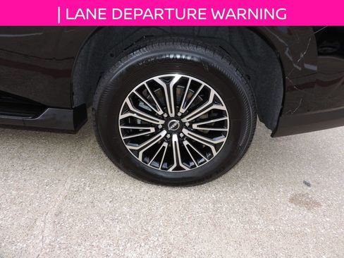 Used 2025 Nissan Armada SL RWD image 16