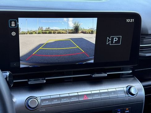 Used 2025 Hyundai Kona SEL image 18