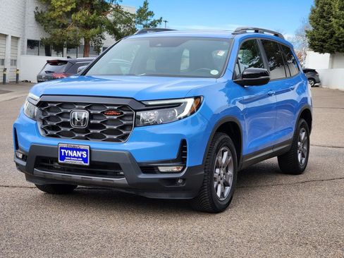 Used 2024 Honda Passport TrailSport image 3