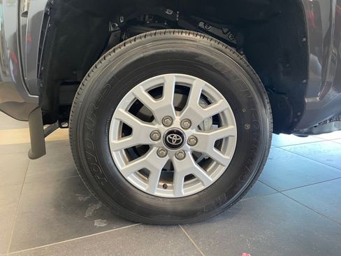 Certified 2025 Toyota Tacoma SR5 AWD/4WD image 26