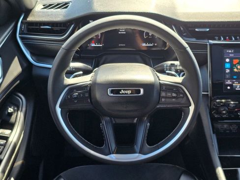 Used 2023 Jeep Grand Cherokee Altitude AWD/4WD image 17