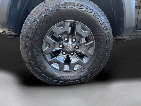 Used 2023 Toyota Tacoma TRD Off-Road image 5