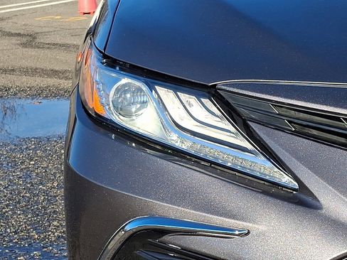 Used 2023 Toyota Camry XLE image 9