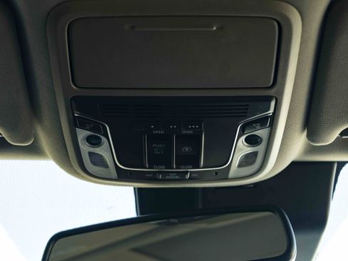 Used 2018 Honda Pilot Elite image 35