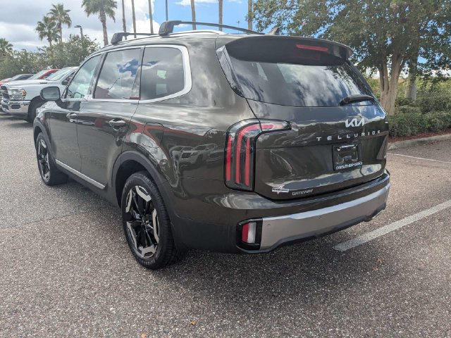 Used 2024 Kia Telluride EX w/ EX Captain's Chair Package AWD/4WD image 6