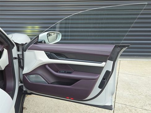 Used 2025 Porsche Taycan Turbo image 20