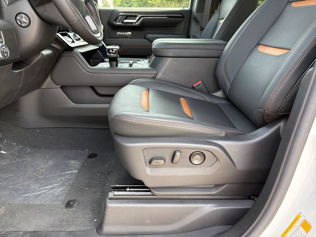 New 2026 GMC Sierra 1500 AT4 w/ Technology Package AWD/4WD image 16
