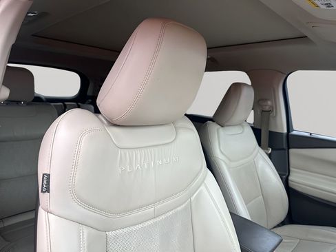 Used 2020 Ford Explorer Platinum w/ Premium Technology Package AWD/4WD image 15