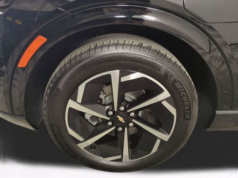 Used 2024 Chevrolet Equinox EV LT image 11