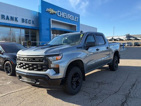 Used 2024 Chevrolet Silverado 1500 Custom Trail Boss w/ Dark Appearance Package image 1