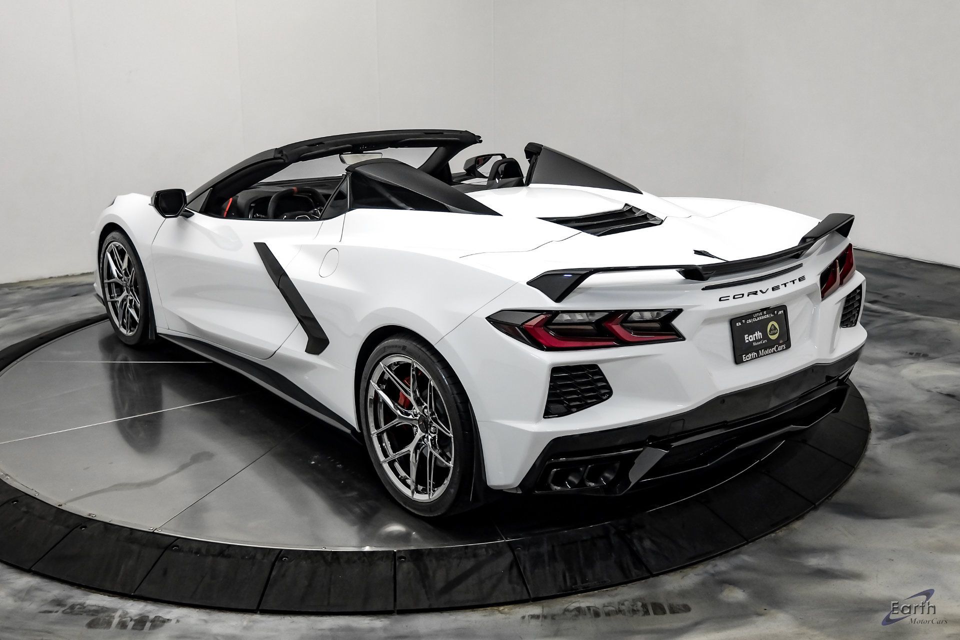 Used 2024 Chevrolet Corvette Stingray Premium Conv w/ Z51 Performance Package RWD image 14