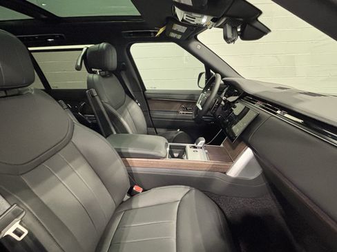 New 2026 Land Rover Range Rover Long Wheelbase SE AWD/4WD image 14