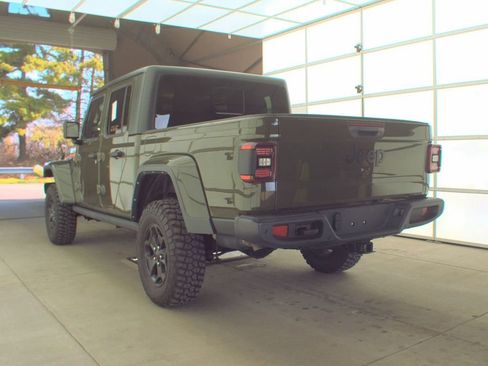 Used 2021 Jeep Gladiator Sport AWD/4WD image 4