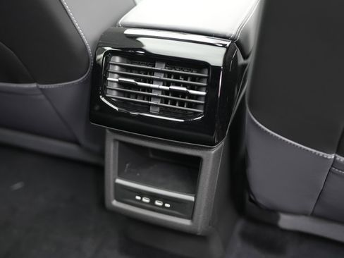 New 2025 Volkswagen ID.4 Pro S AWD/4WD image 28