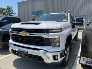 Used 2025 Chevrolet Silverado 2500 LT w/ Convenience Package AWD/4WD video 1