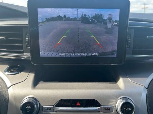 Used 2021 Ford Explorer XLT w/ Equipment Group 202A AWD/4WD image 20