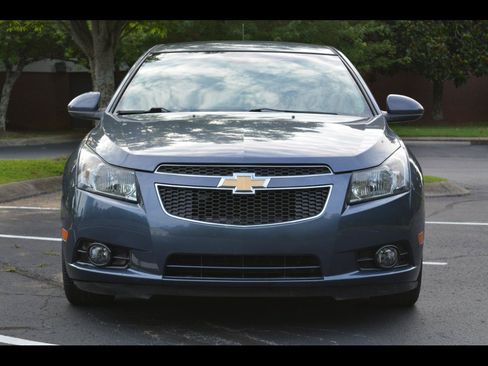 Used 2013 Chevrolet Cruze LT FWD image 2