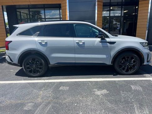 Used 2023 Kia Sorento SX FWD image 2