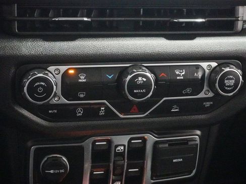 Certified 2024 Jeep Wrangler Sport S image 25