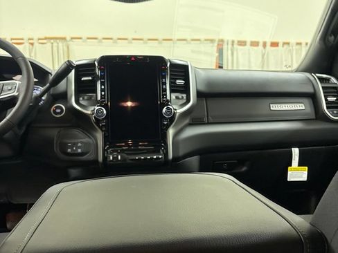 New 2026 RAM 2500 Big Horn AWD/4WD image 19