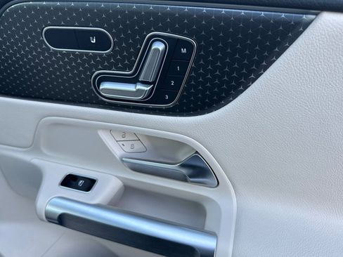 Certified 2025 Mercedes-Benz GLB 250 image 20