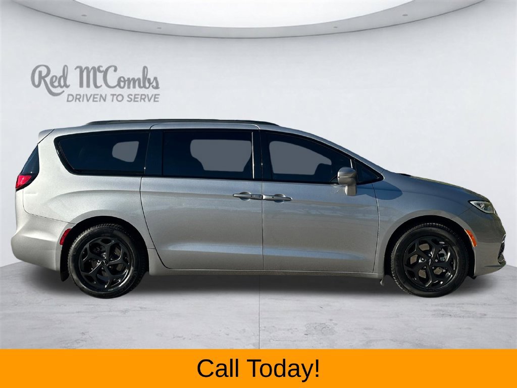 Used 2021 Chrysler Pacifica Touring w/ S Appearance Package FWD image 4