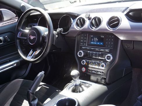 Used 2017 Ford Mustang GT RWD image 37
