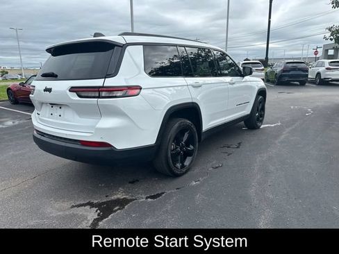 Used 2023 Jeep Grand Cherokee L Laredo AWD/4WD image 7