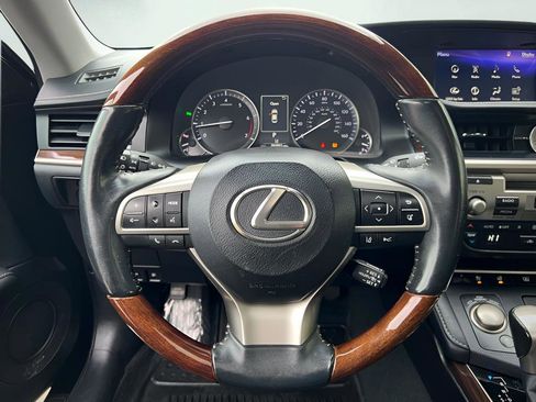 Used 2017 Lexus ES 350 w/ Luxury Package image 40