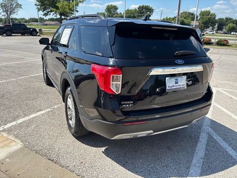 Used 2024 Ford Explorer XLT w/ Equipment Group 202A AWD/4WD image 24