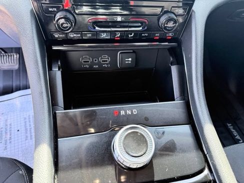 Used 2023 Jeep Grand Cherokee L Laredo RWD image 14