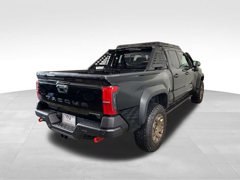 Used 2025 Toyota Tacoma Trailhunter image 9