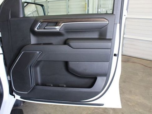 Used 2022 Chevrolet Silverado 1500 LT w/ Z71 Off-Road Package AWD/4WD image 24