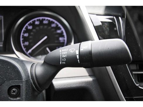 Used 2023 Toyota Camry SE FWD image 18