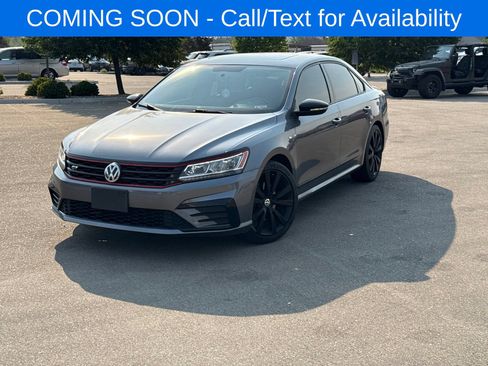 Used 2018 Volkswagen Passat 3.6 FWD image 3